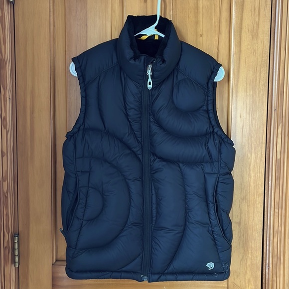 Mountain Hardwear Jackets & Blazers - Mountaineering Hardware Woman’s Down Puffer Vest  size Medium